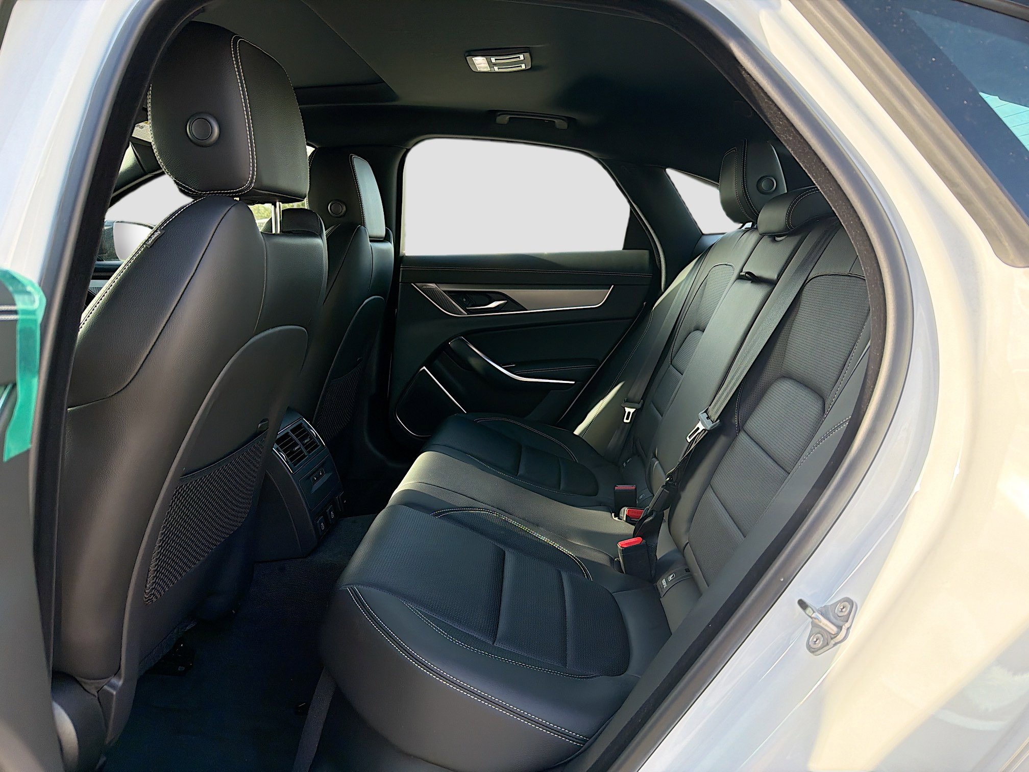 New 2024 Jaguar XF R-Dynamic SE image 22