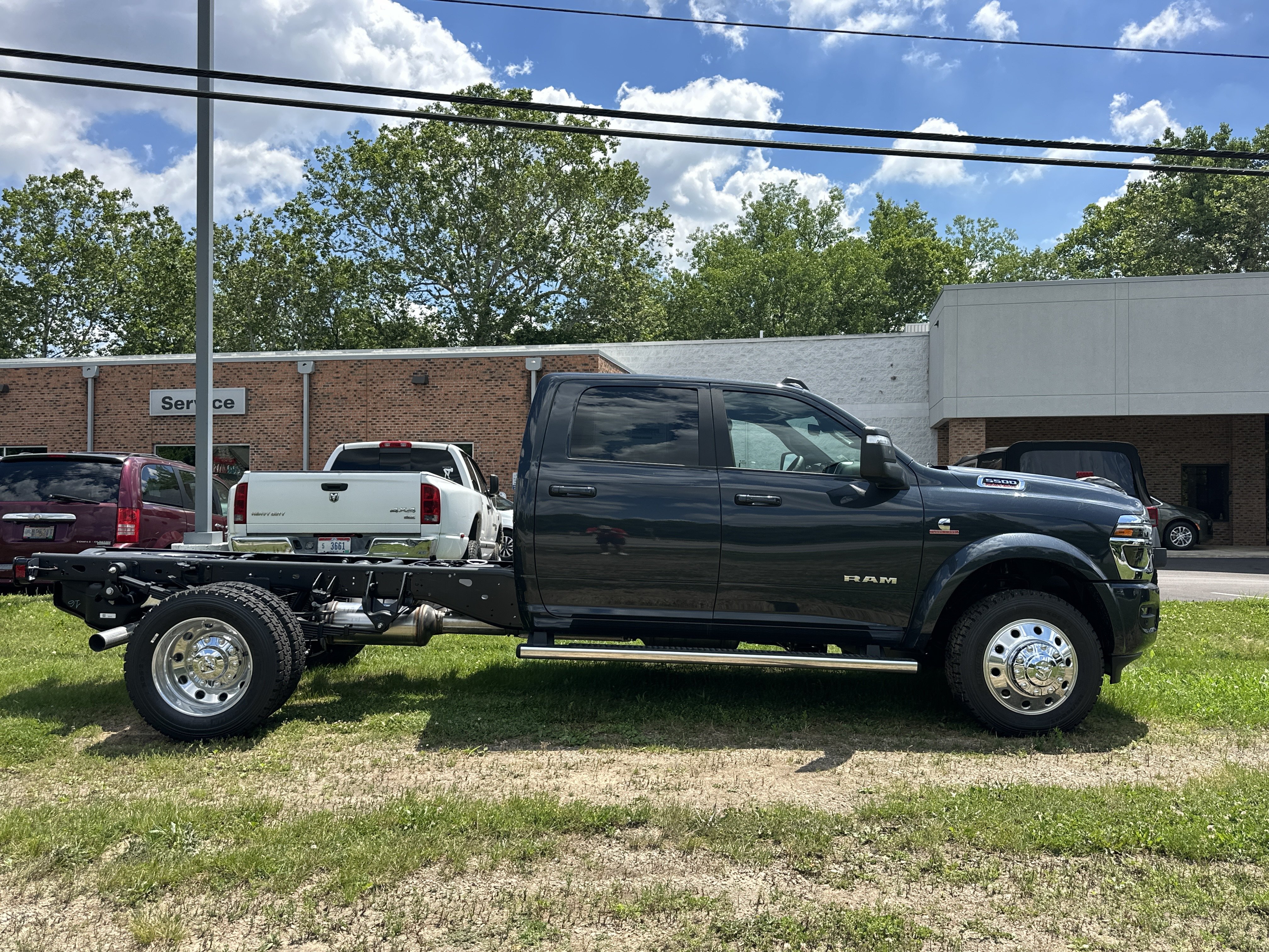 New 2026 RAM 5500 4x4 Crew Cab w/ Laramie Trim Package image 19