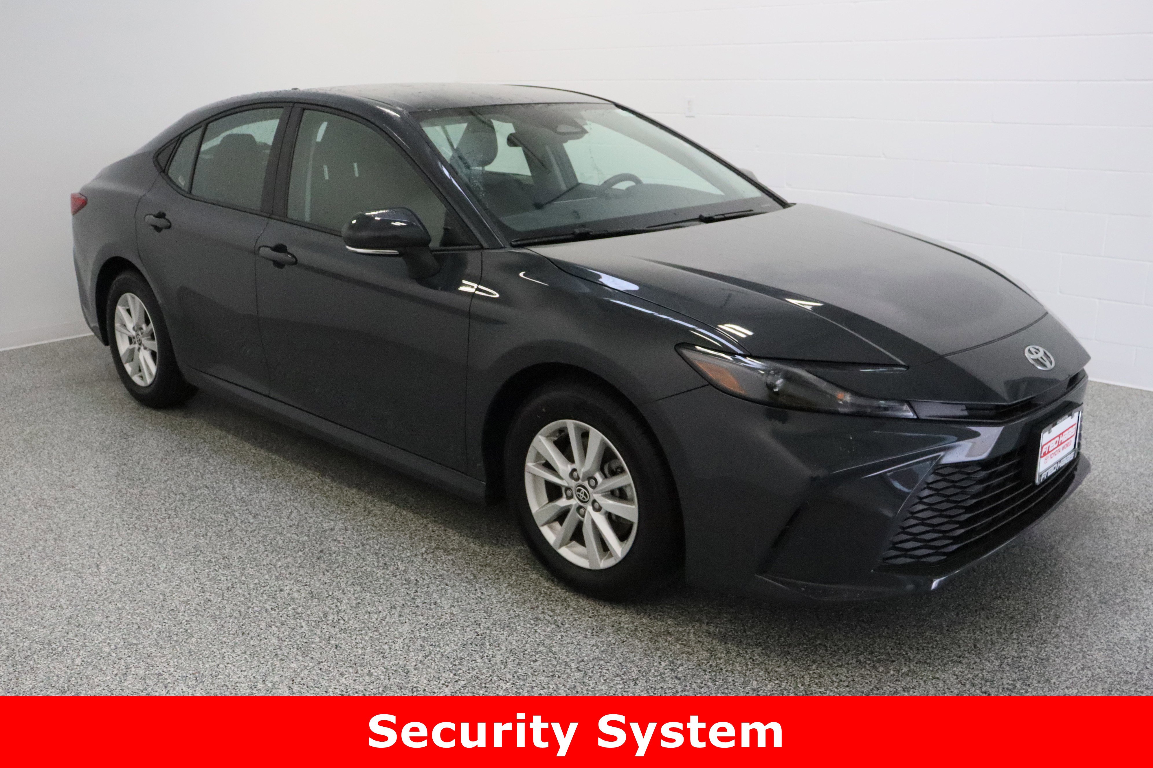 Used 2025 Toyota Camry LE FWD image 4