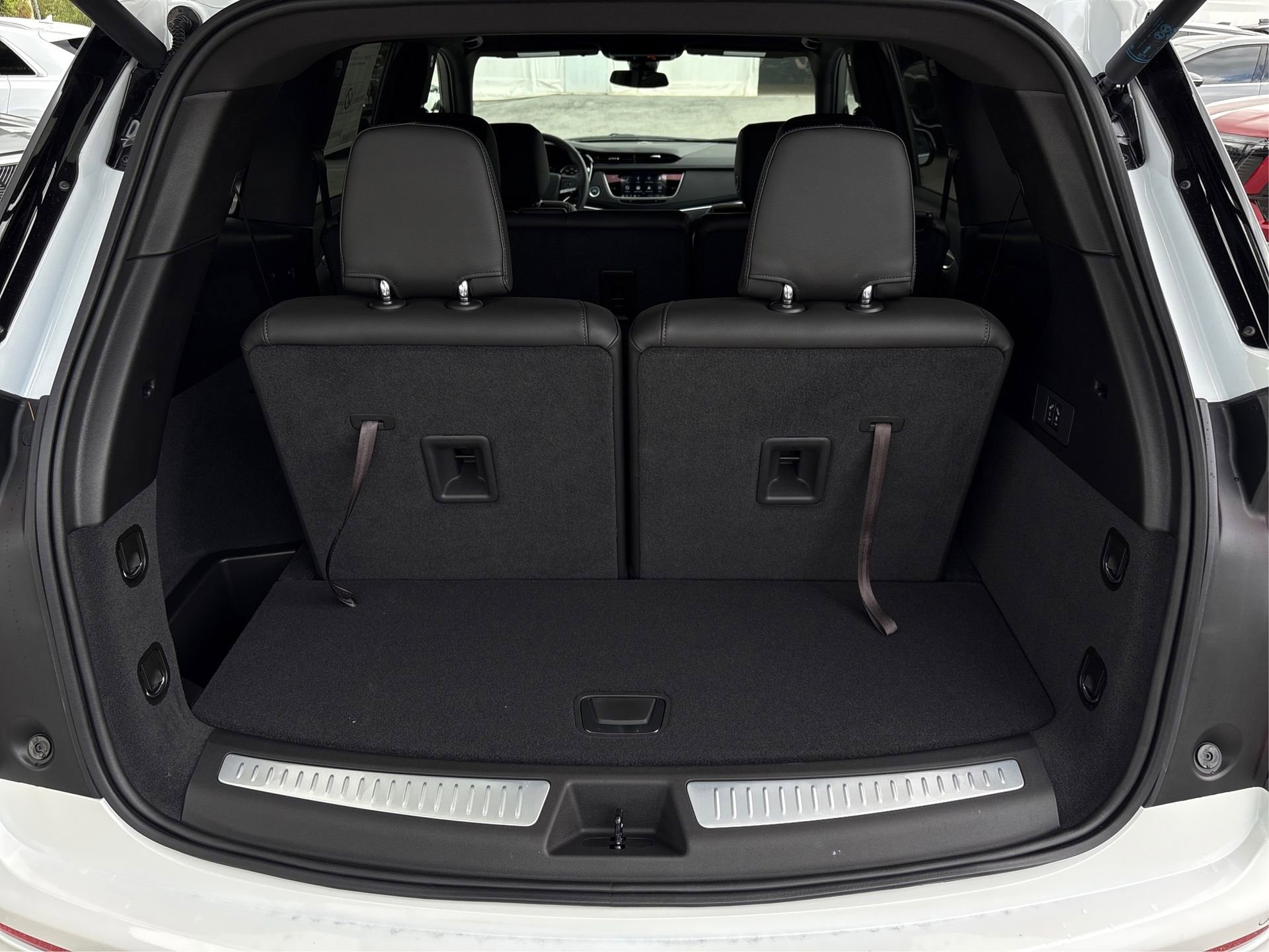 New 2025 Cadillac XT6 Luxury image 11