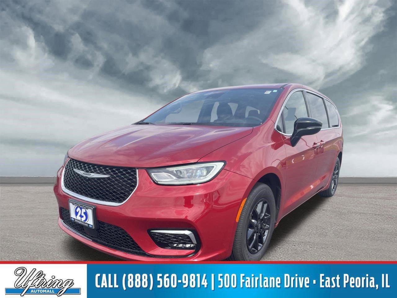 Used 2025 Chrysler Pacifica Select FWD image 1