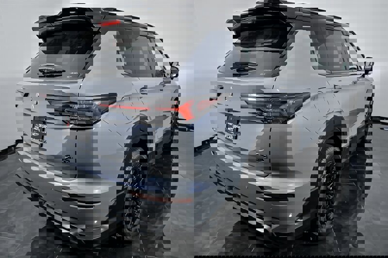 New 2025 Mitsubishi Outlander AWD image 8