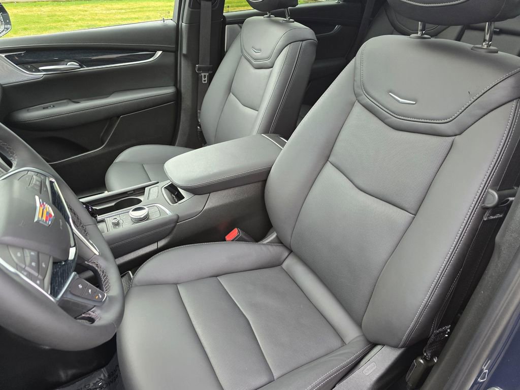 Used 2025 Cadillac XT5 Premium Luxury w/ Technology Package image 23