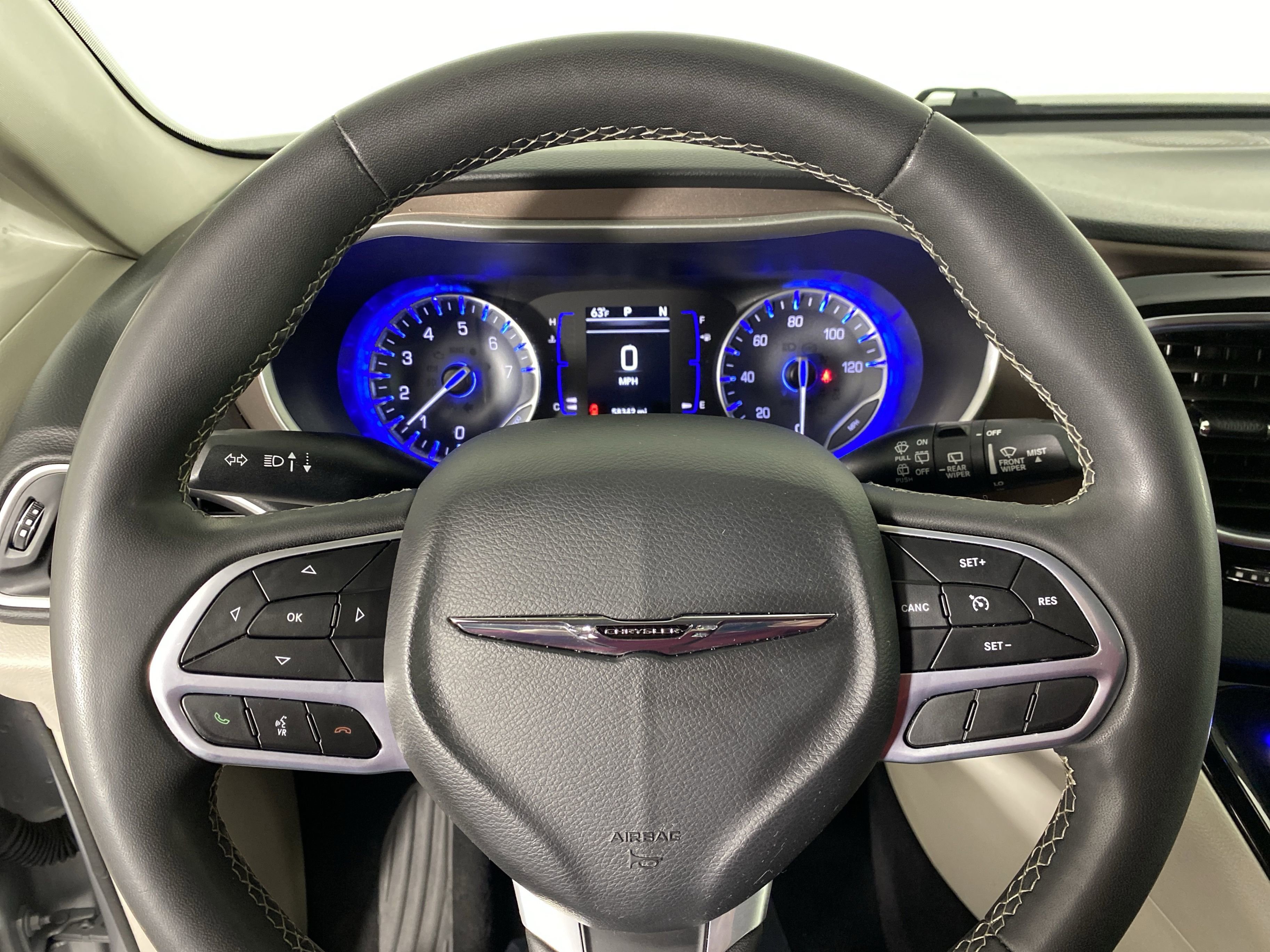 Used 2023 Chrysler Voyager LX image 20