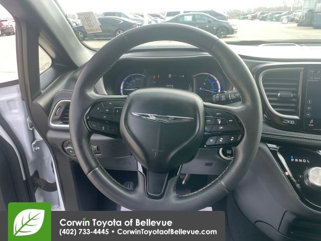 Used 2024 Chrysler Pacifica Select image 22