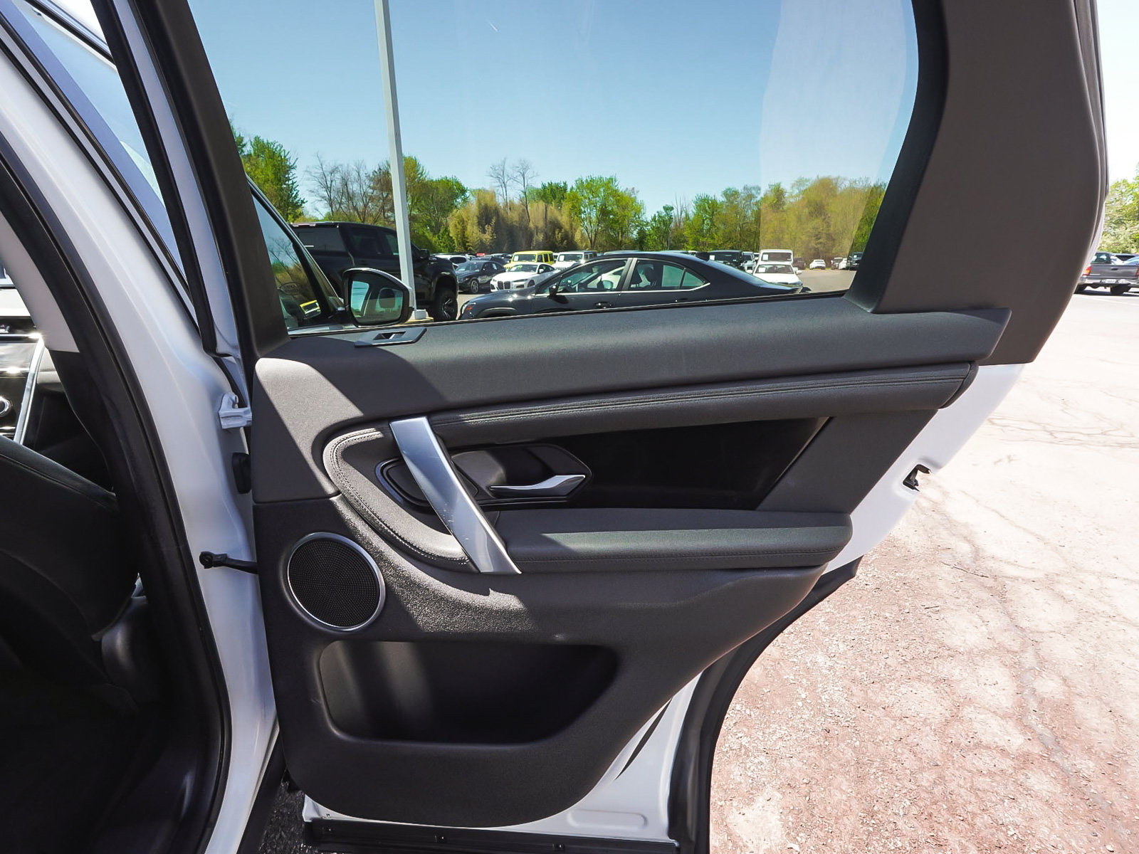 Used 2020 Land Rover Discovery Sport SE AWD/4WD image 10