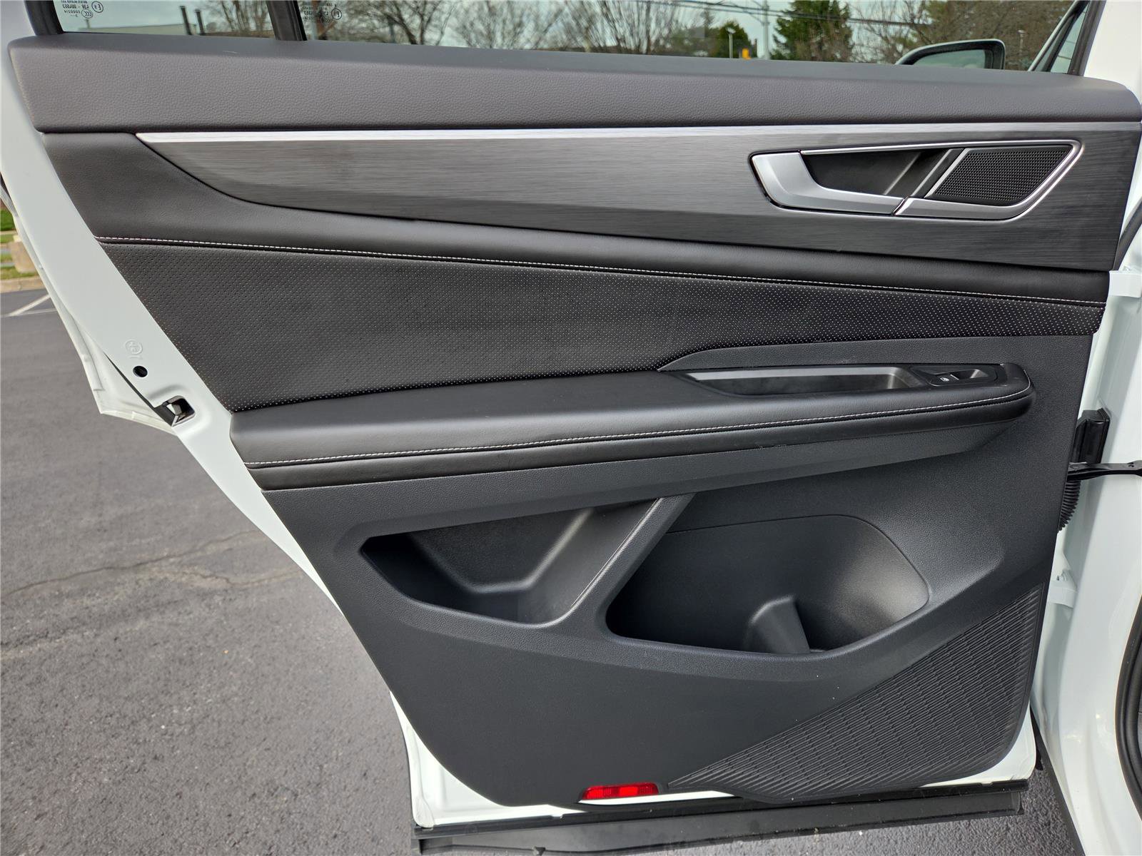 Certified 2024 Volkswagen Atlas Cross Sport SE image 23