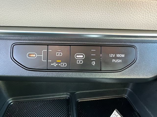 Used 2026 Kia Carnival EX FWD image 45