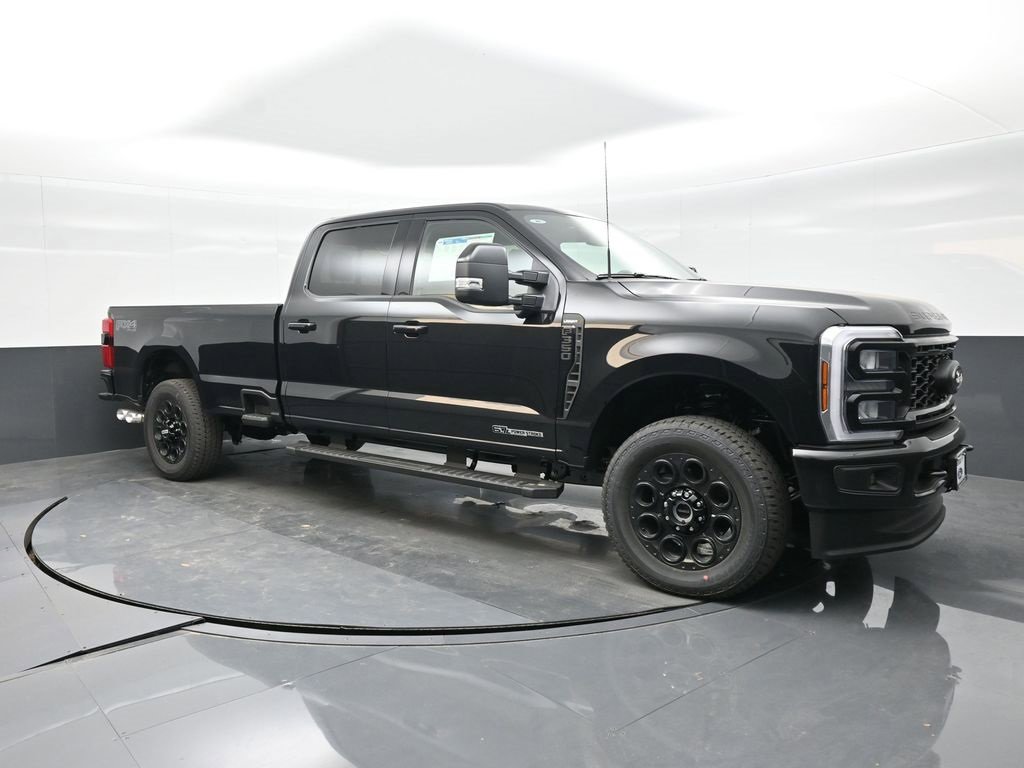 New 2026 Ford F350 Lariat w/ Black Appearance Package image 5