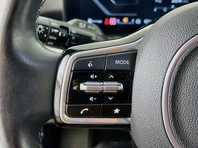 Used 2025 Kia Sorento SX AWD/4WD image 13