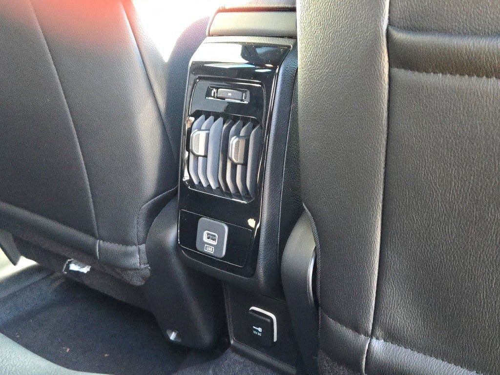 New 2026 Jeep Compass Latitude image 11