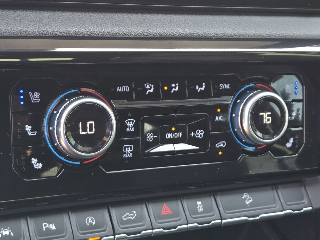 Used 2024 GMC Sierra 1500 AT4 w/ AT4 Premium Package image 20