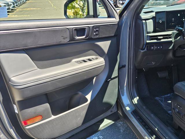 New 2025 Hyundai Santa Fe Calligraphy AWD/4WD image 17