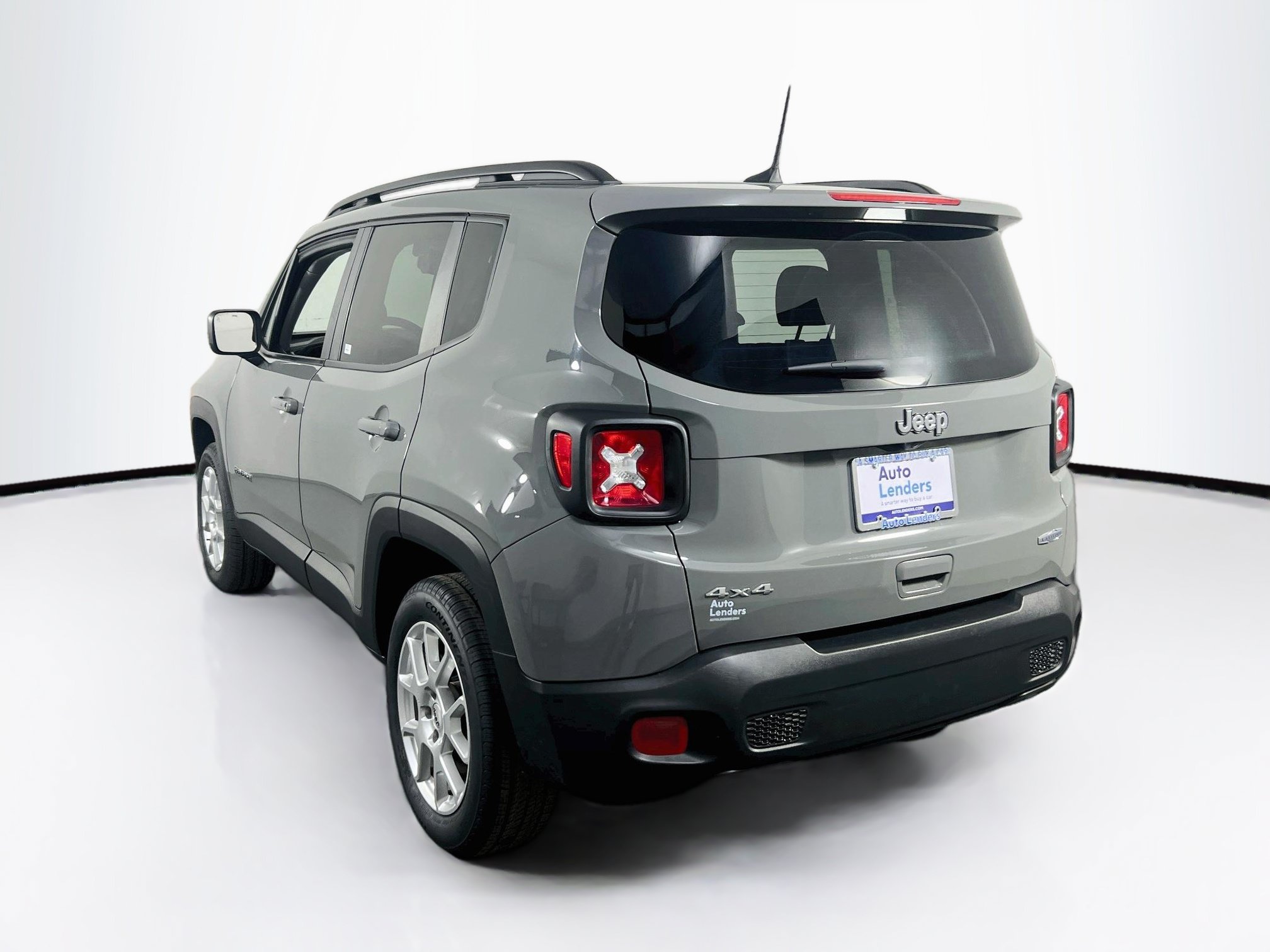 Used 2022 Jeep Renegade Latitude w/ Convenience Group AWD/4WD image 7