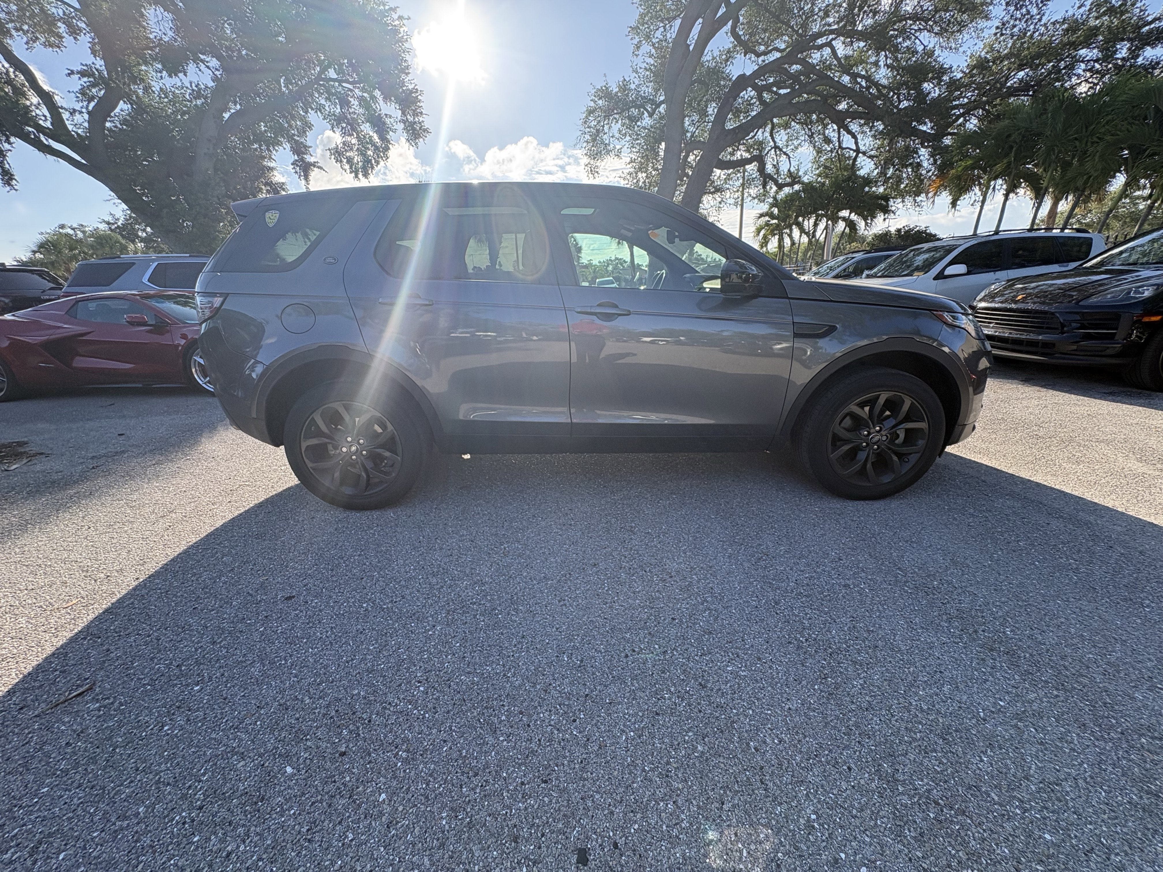 Used 2019 Land Rover Discovery Sport HSE AWD/4WD image 8