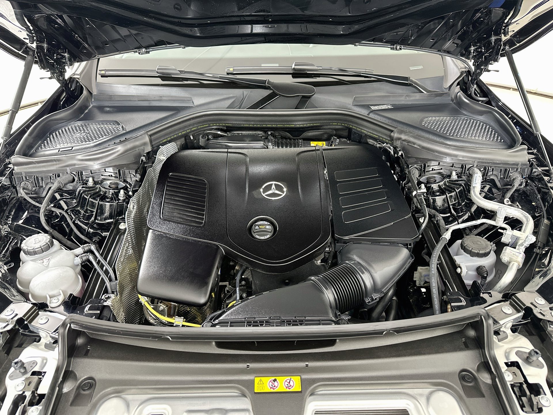 New 2027 Mercedes-Benz GLC 300 image 33