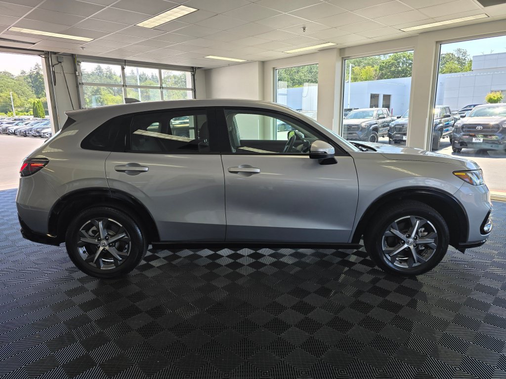 Used 2024 Honda HR-V EX-L image 2