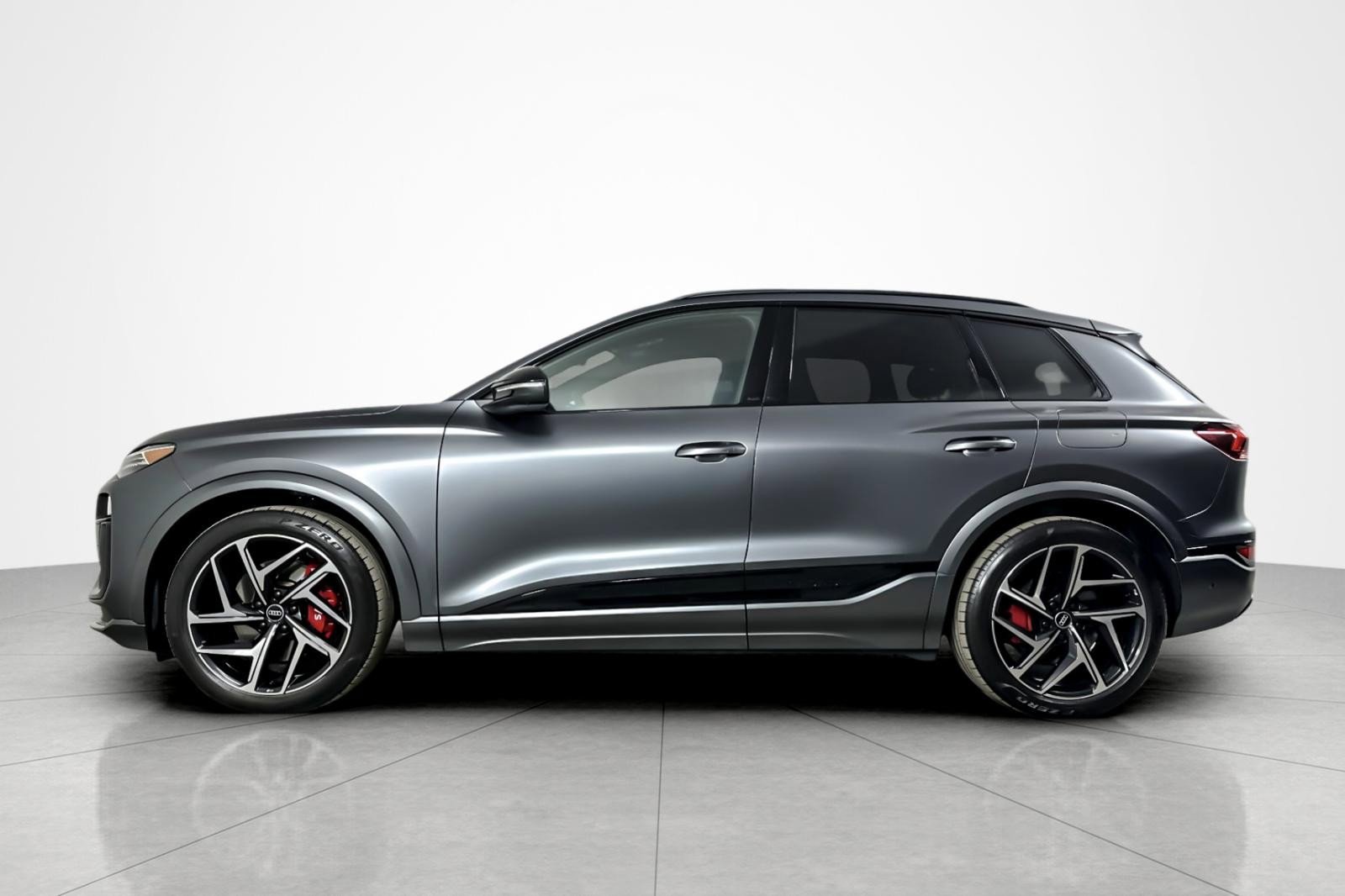 Used 2025 Audi SQ6 e-tron Premium Plus w/ Premium Plus image 2