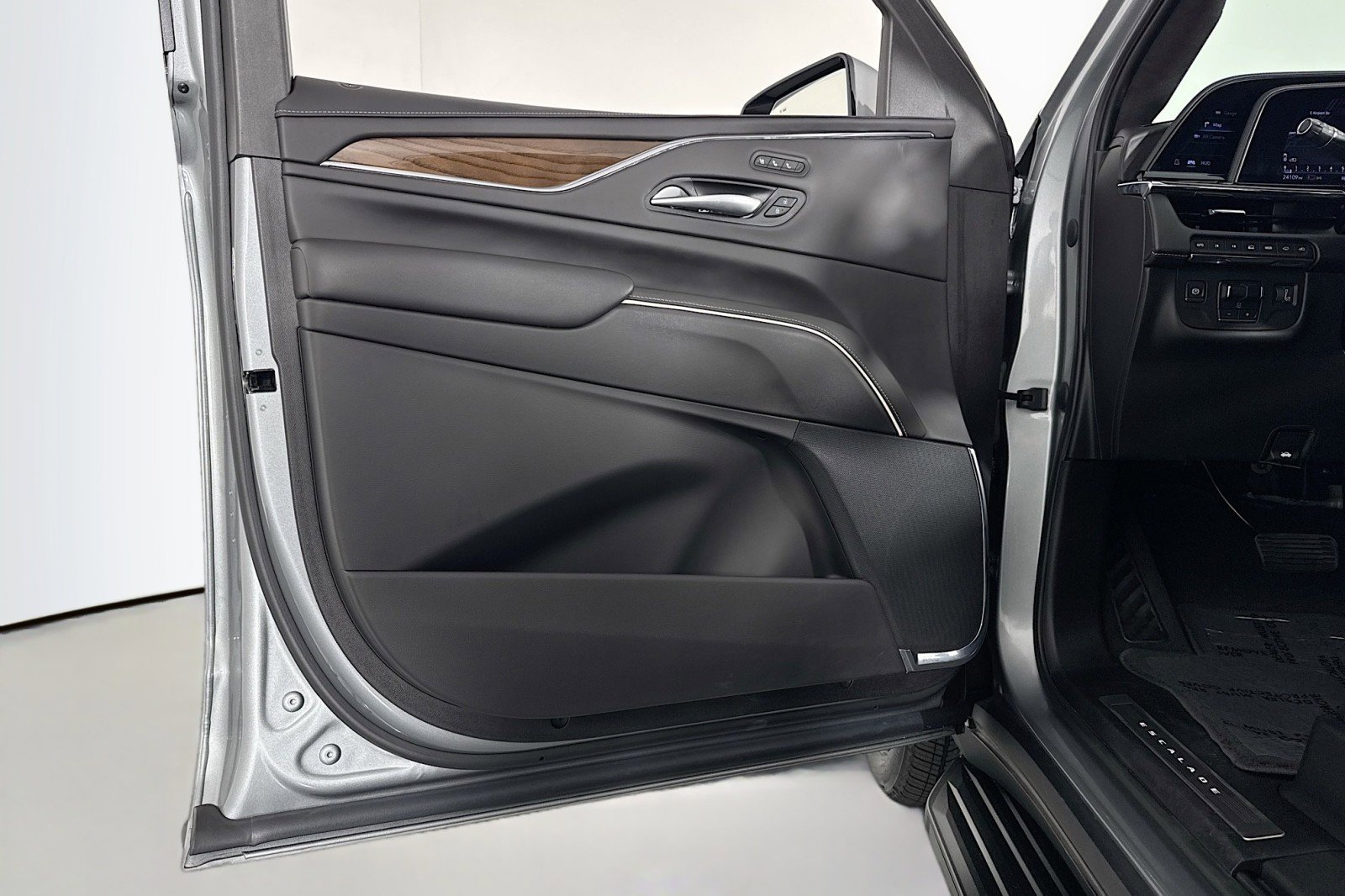 Used 2023 Cadillac Escalade Sport Platinum image 21