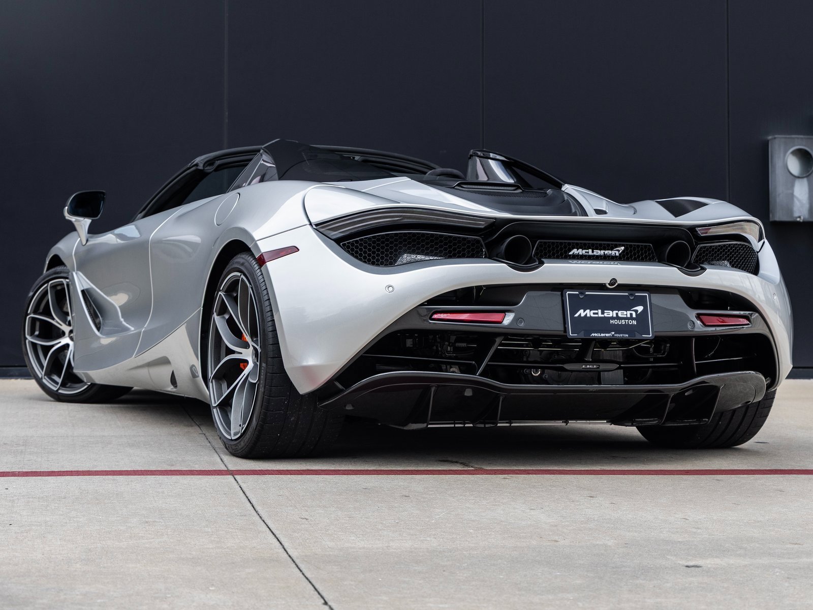 Used 2020 McLaren 720S Spider image 7