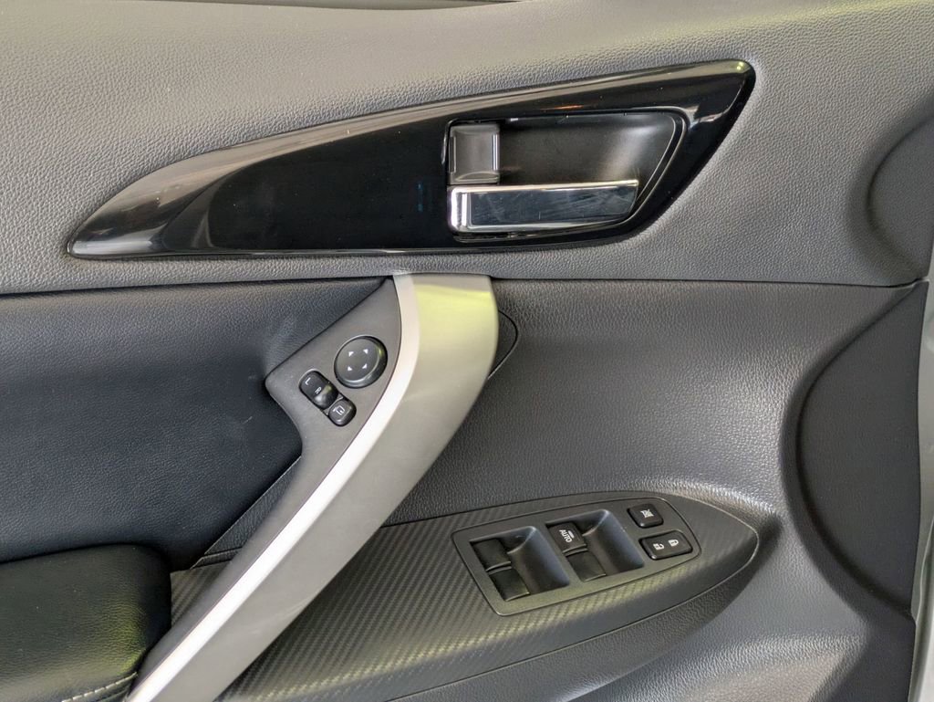 Used 2025 Mitsubishi Eclipse Cross AWD image 13