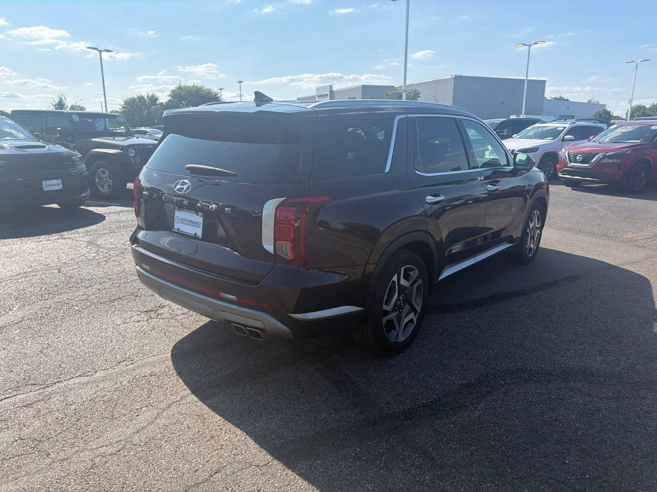 Used 2024 Hyundai Palisade SEL w/ Premium Package FWD image 3