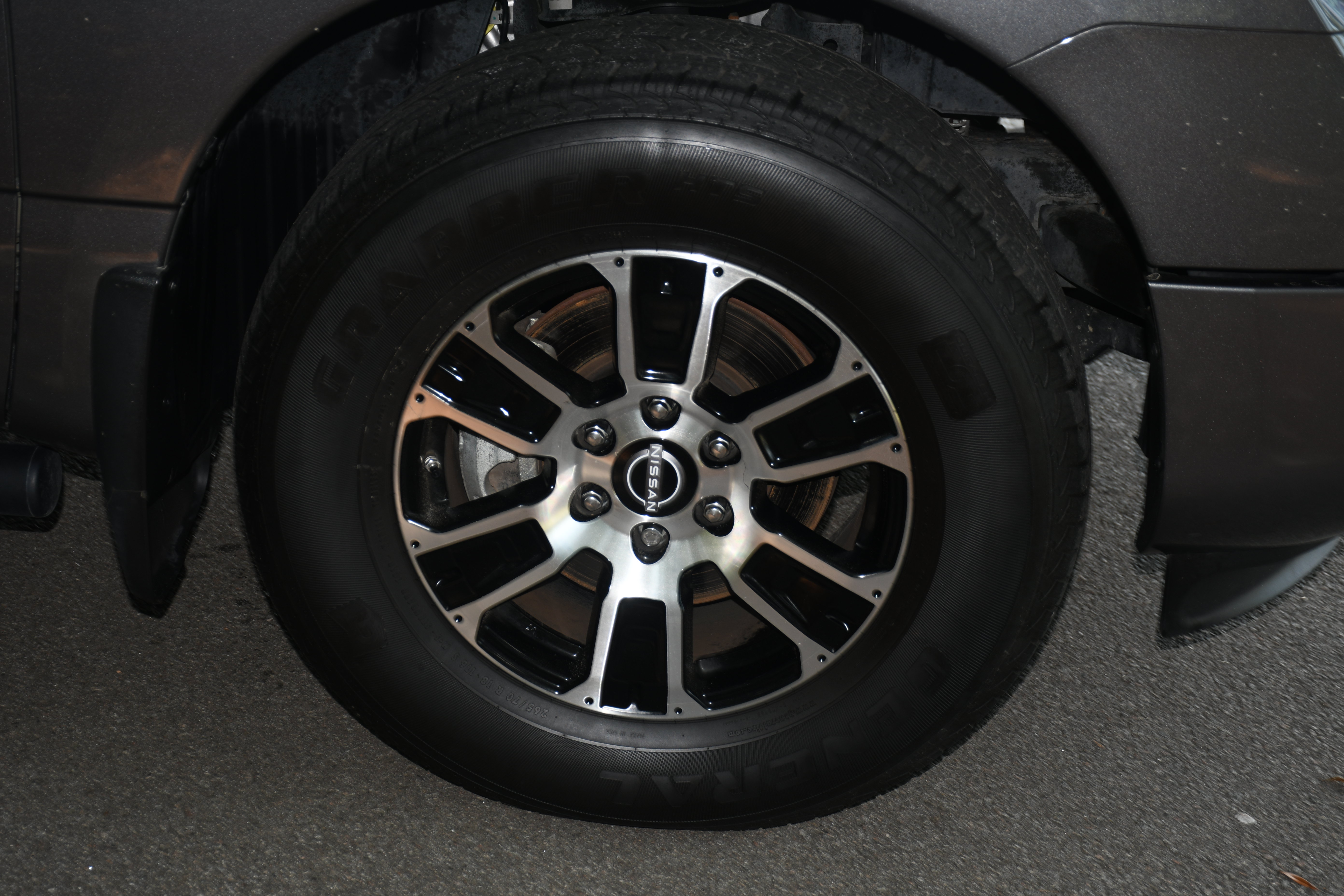 Used 2023 Nissan Titan SV w/ SV Convenience Package RWD image 21