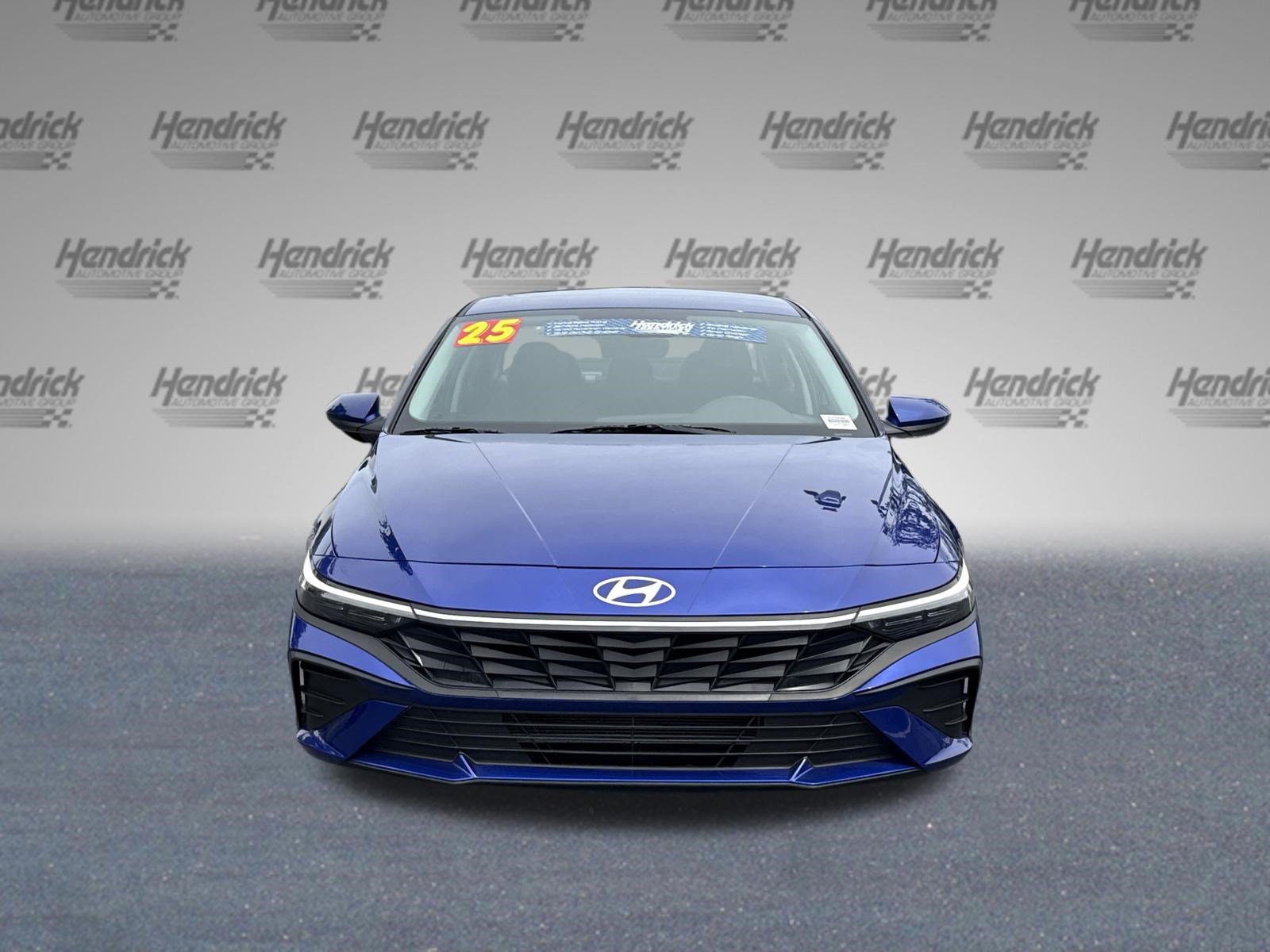Used 2025 Hyundai Elantra SE FWD image 3