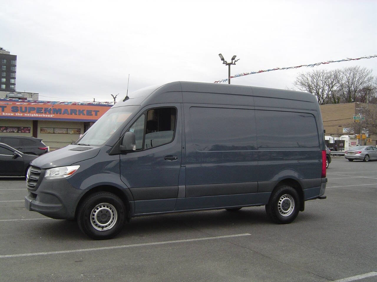 Used 2019 Mercedes-Benz Sprinter 144 image 2