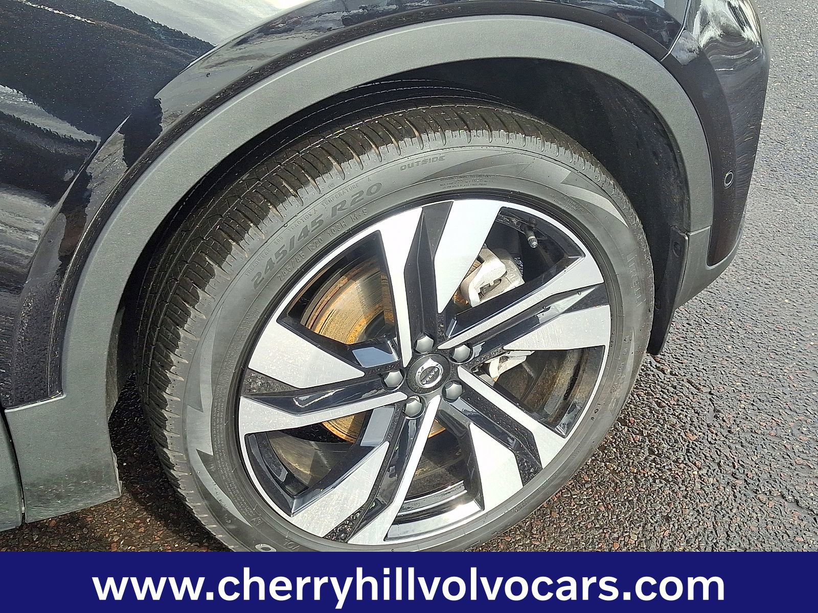 Certified 2025 Volvo XC40 B5 Ultra w/ Protection Package Premier image 9