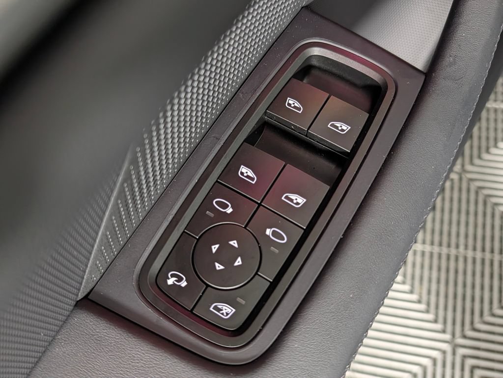 New 2026 Porsche Taycan AWD/4WD image 28