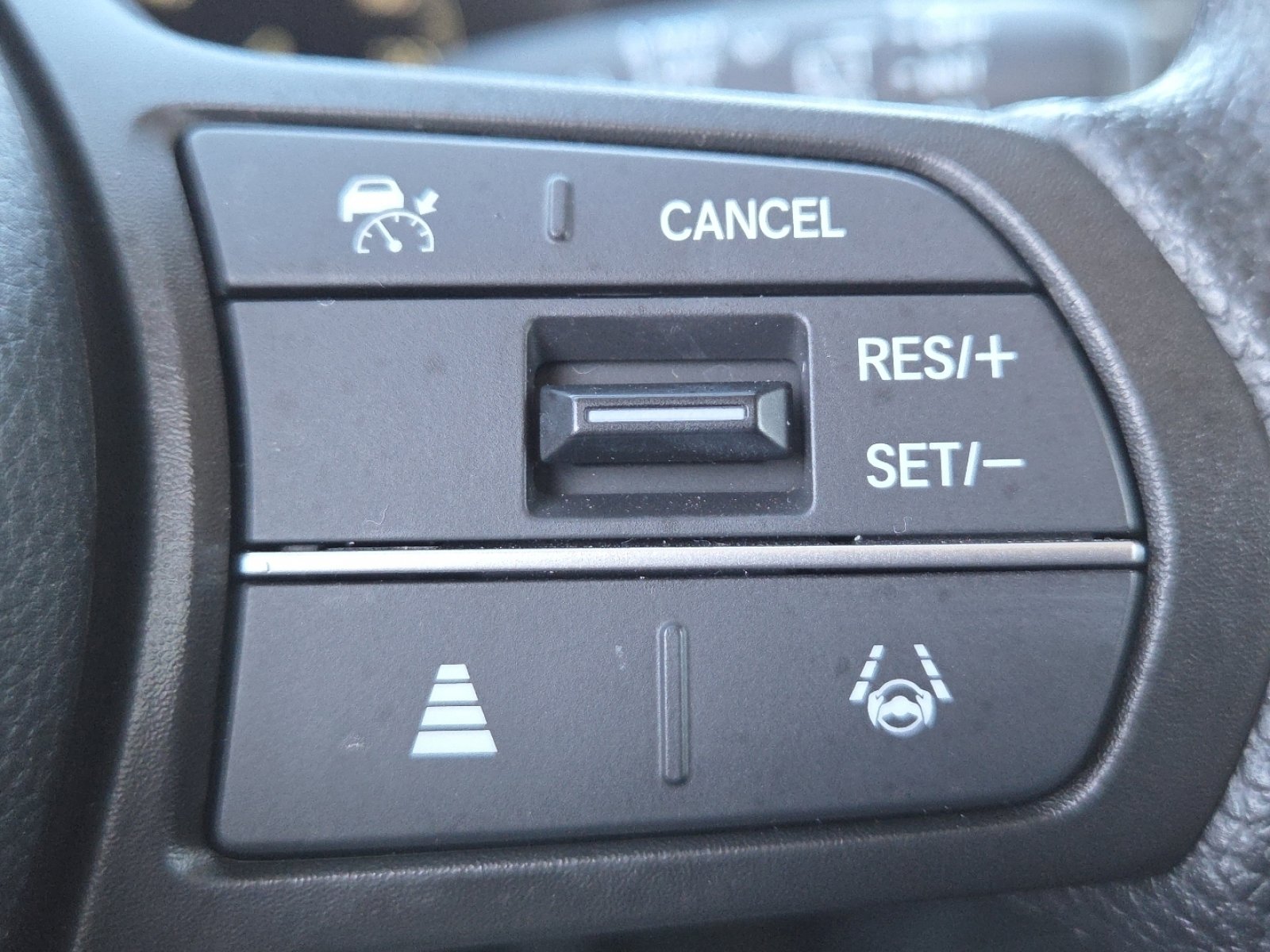 Used 2025 Honda HR-V LX image 32