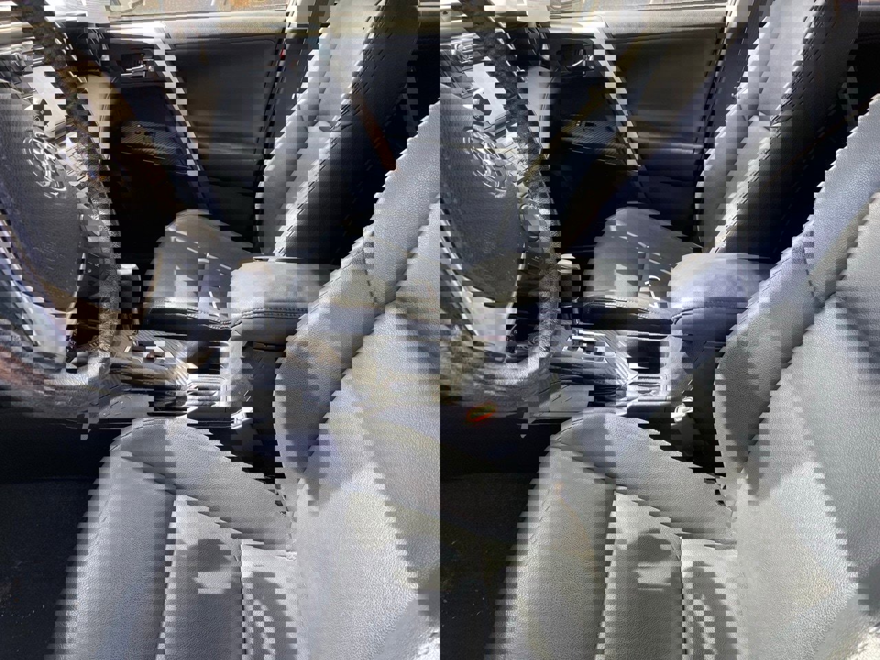 Used 2013 Toyota RAV4 Limited image 12