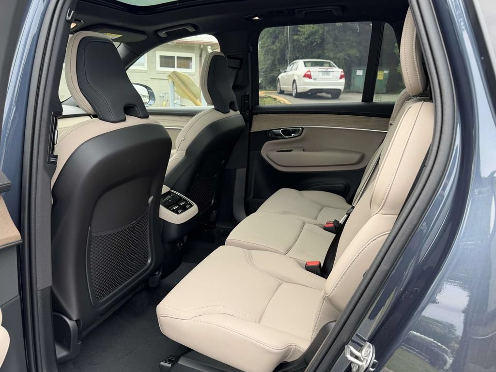New 2026 Volvo XC90 B5 Plus w/ Protection Package AWD/4WD image 14