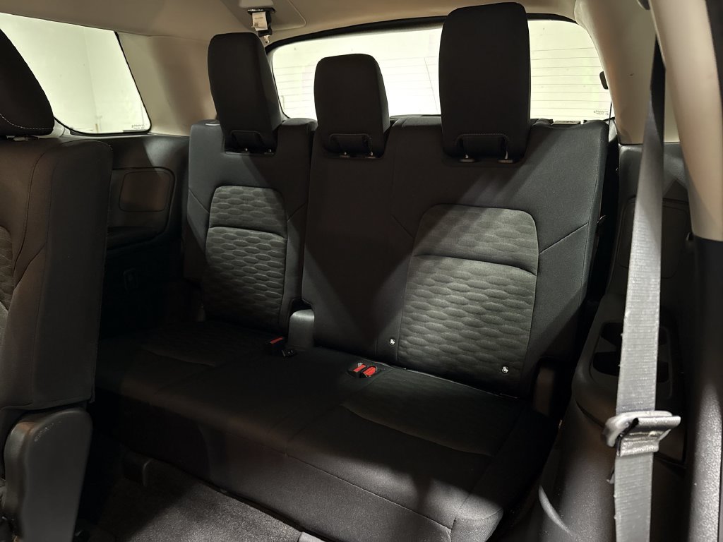 Used 2024 Nissan Pathfinder SV AWD/4WD image 23