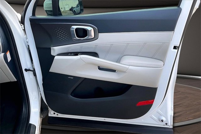 Used 2023 Kia Sorento SX Prestige image 22