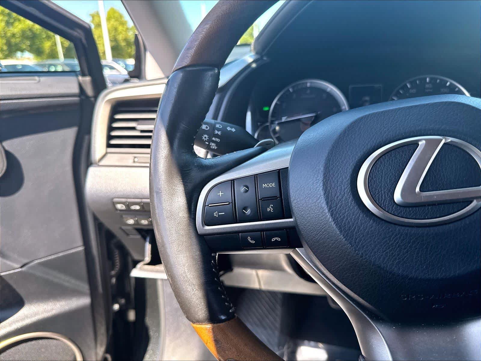 Used 2021 Lexus RX 350L Premium w/ Premium Package AWD/4WD image 13