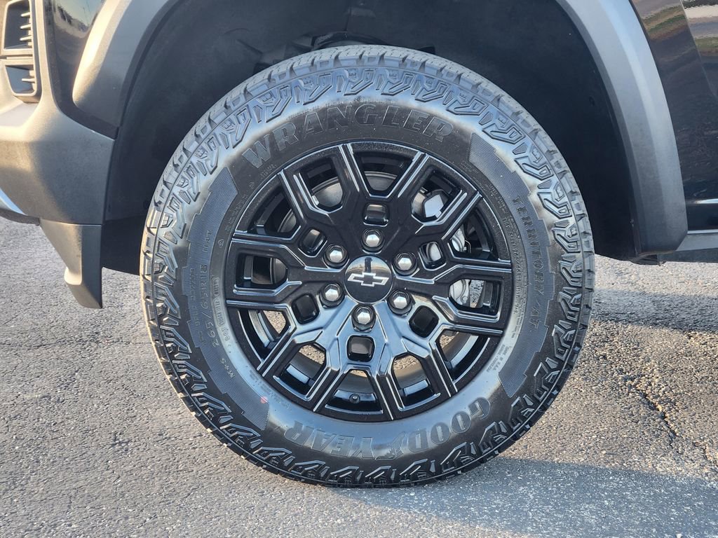 Used 2023 Chevrolet Colorado Trail Boss AWD/4WD image 10