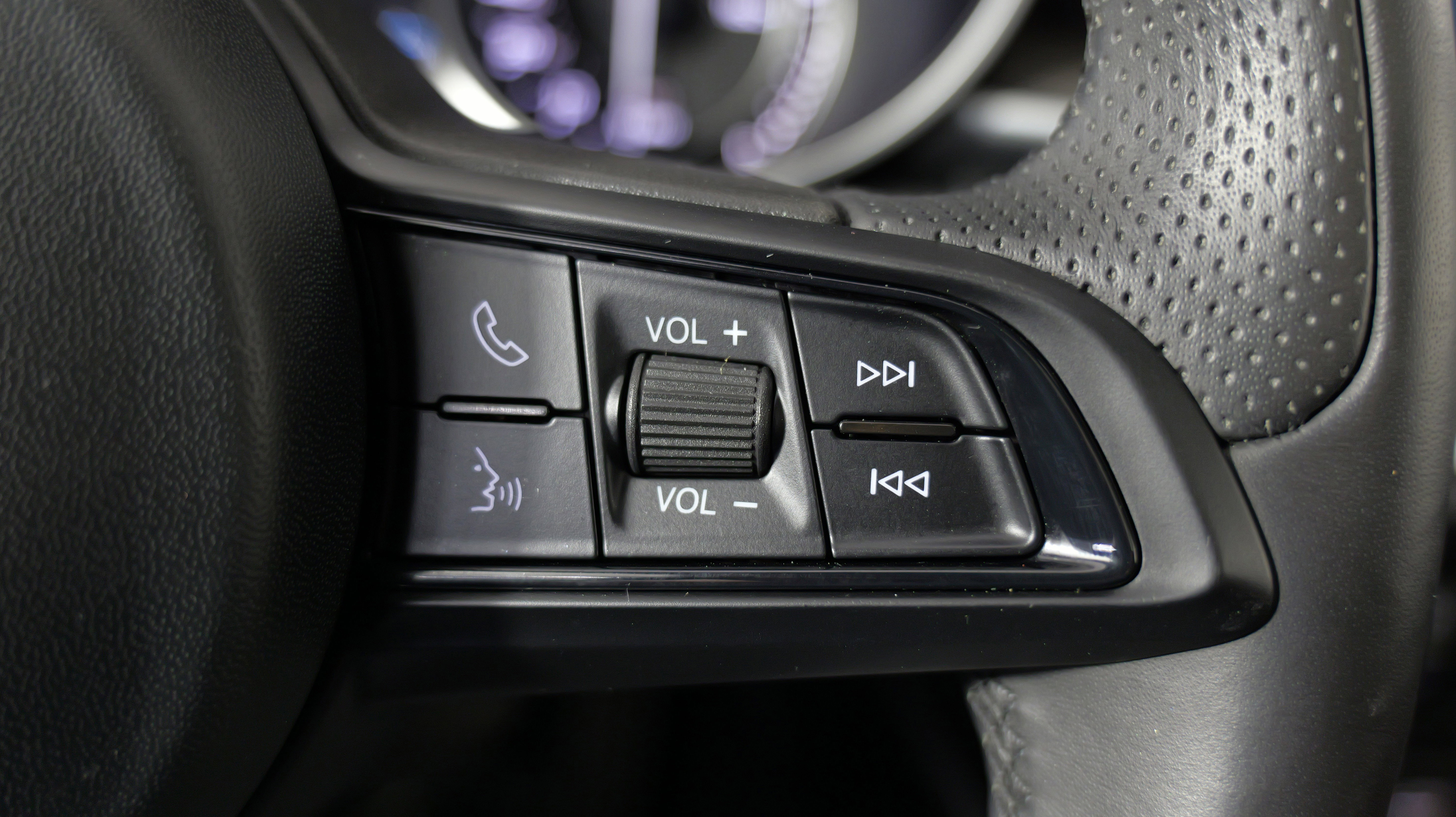 Used 2023 Alfa Romeo Stelvio Ti image 40