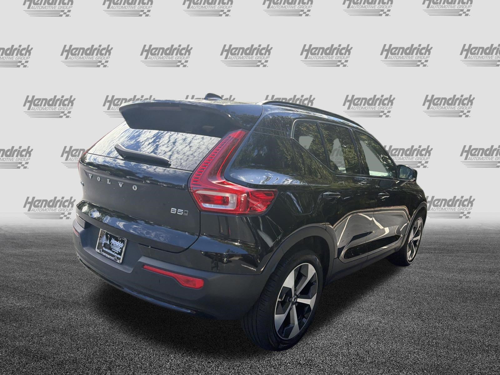 Used 2025 Volvo XC40 B5 Plus AWD/4WD image 10