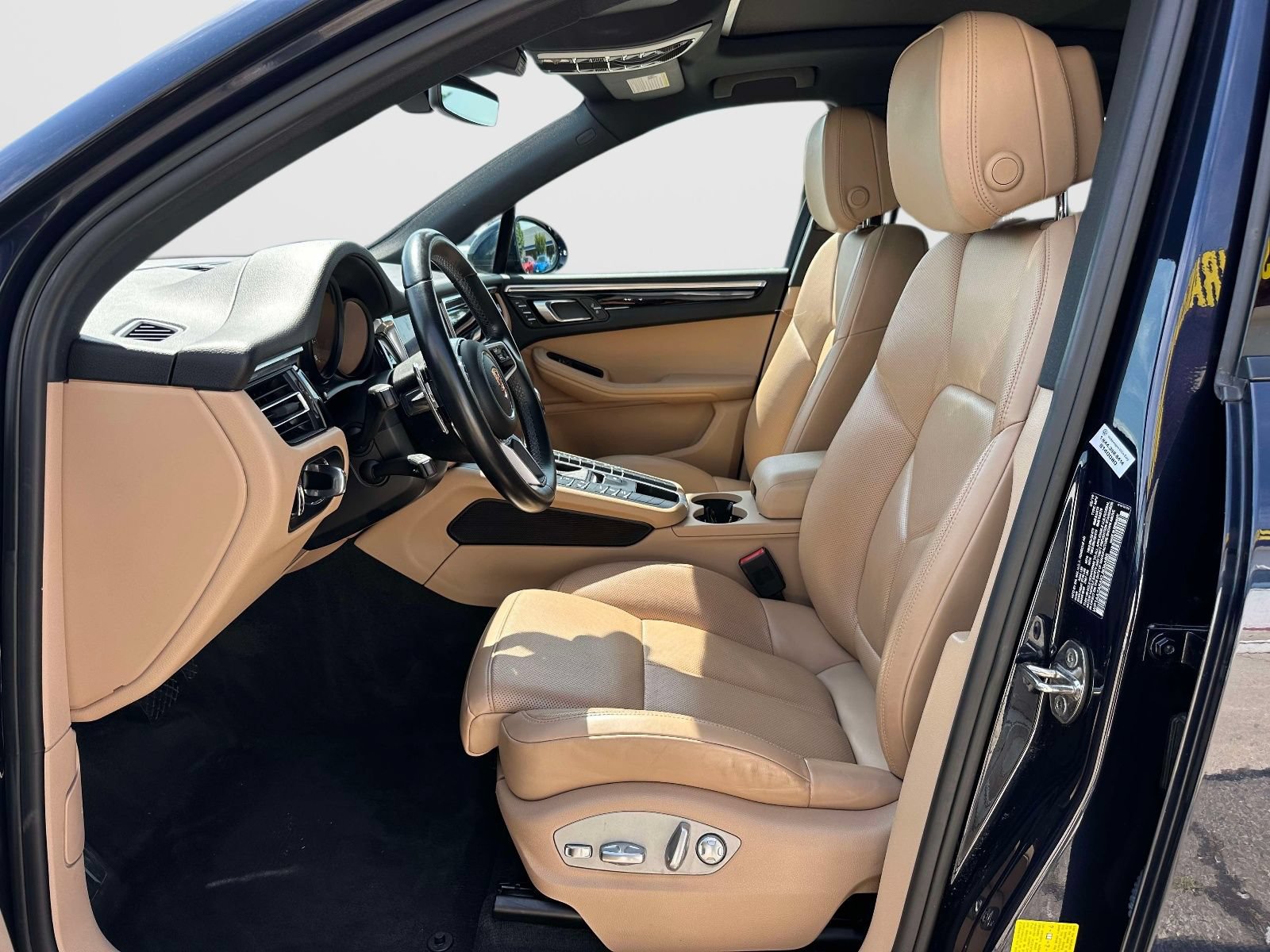 Used 2019 Porsche Macan AWD/4WD image 14