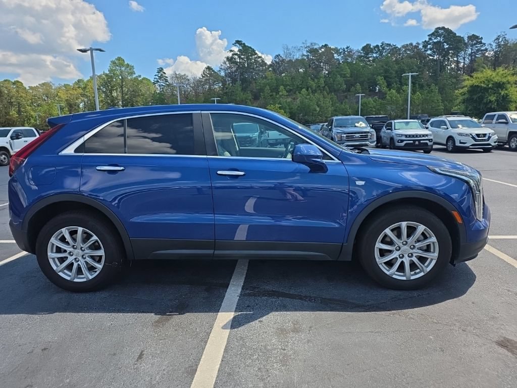 Used 2021 Cadillac XT4 Luxury w/ Cold Weather Package AWD/4WD image 5