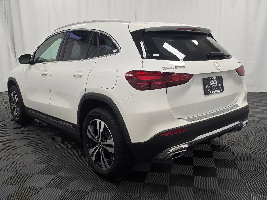 Used 2026 Mercedes-Benz GLA 250 4MATIC image 4
