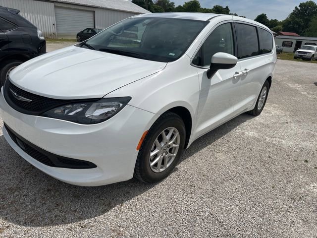 Used 2022 Chrysler Voyager LX FWD image 26