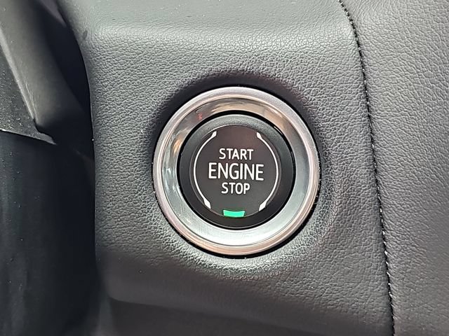 Used 2023 GMC Yukon SLT RWD image 32