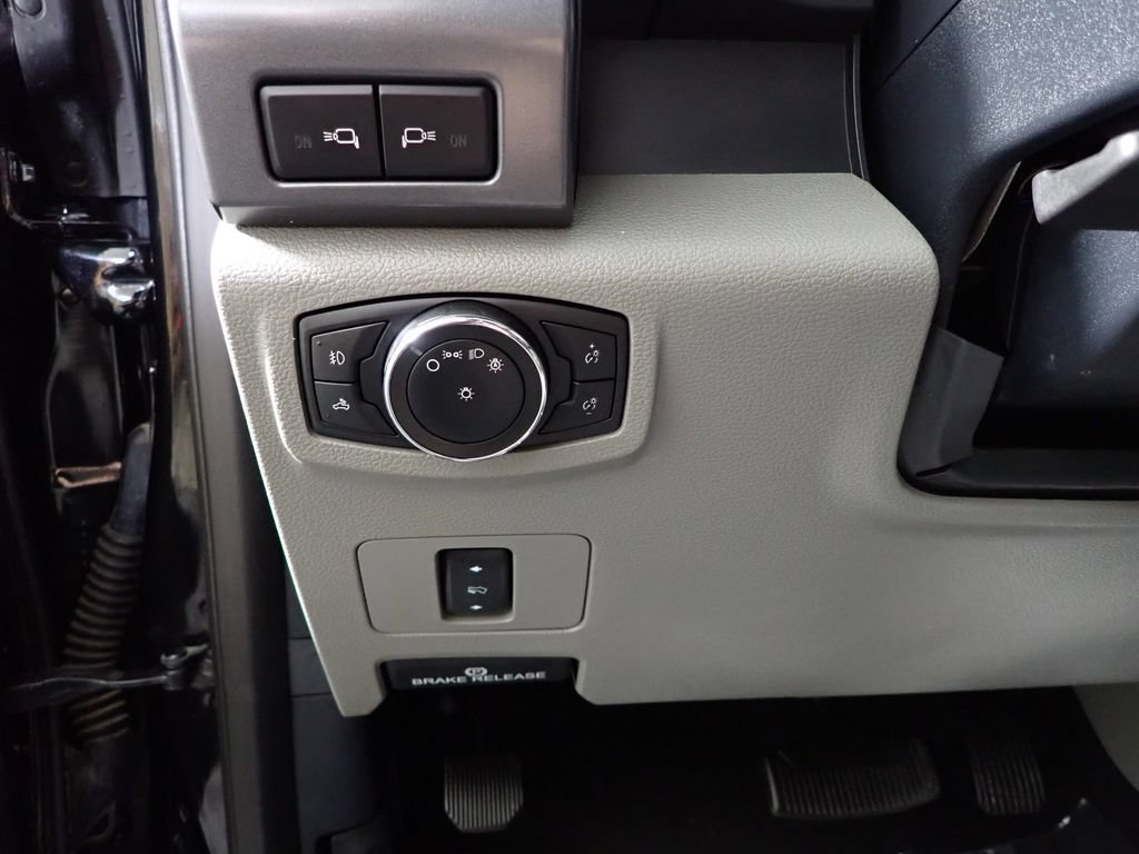 Used 2022 Ford F250 XLT w/ Black Appearance Package AWD/4WD image 25