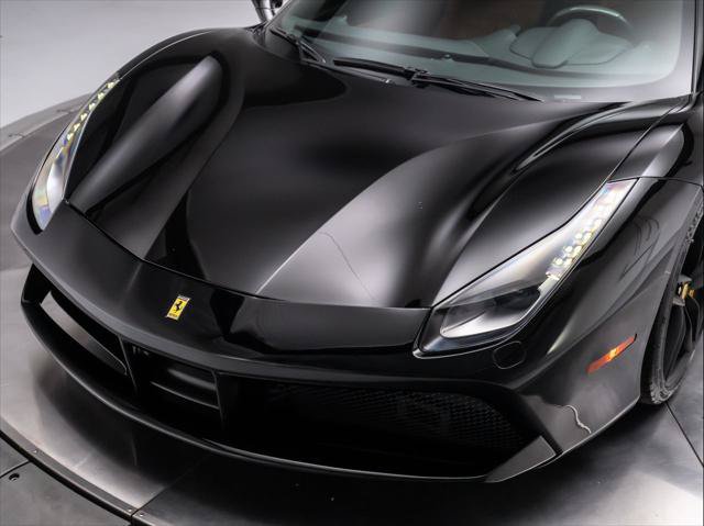 Used 2016 Ferrari 488 GTB RWD image 10