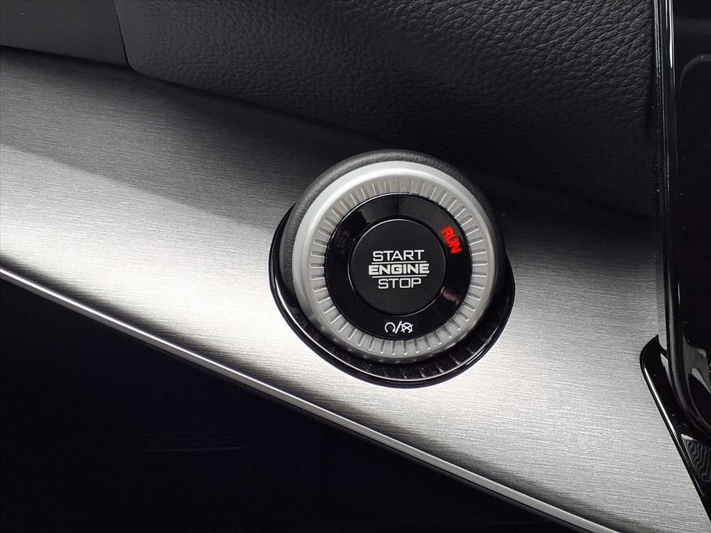 New 2025 Jeep Wagoneer 4WD w/ Convenience Group I image 17