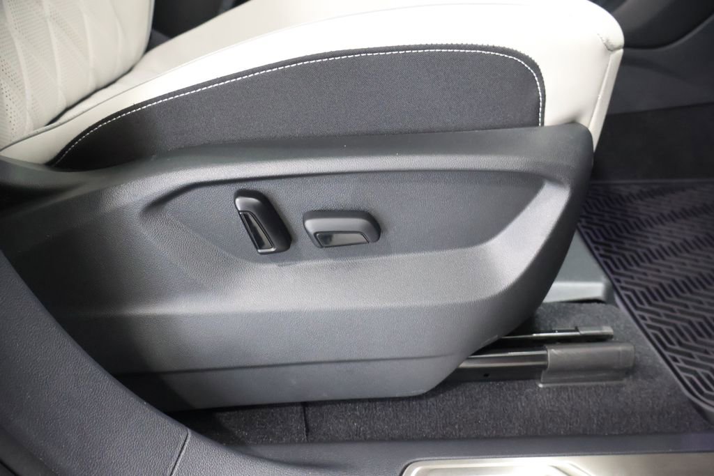 Used 2024 Volkswagen Atlas Cross Sport SEL Premium R-Line image 22