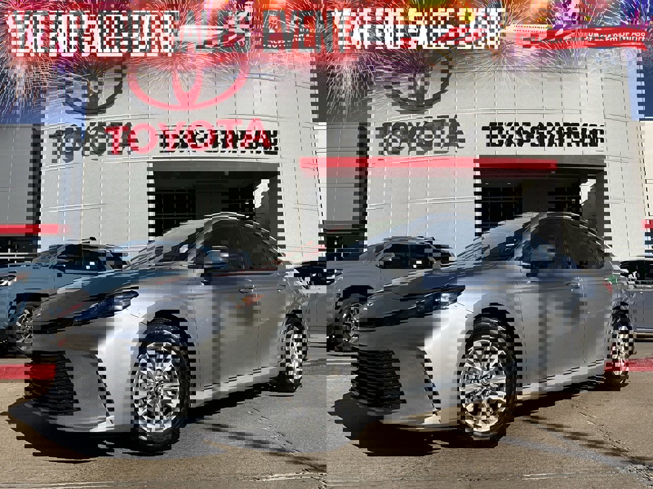 Used 2025 Toyota Camry LE image 1